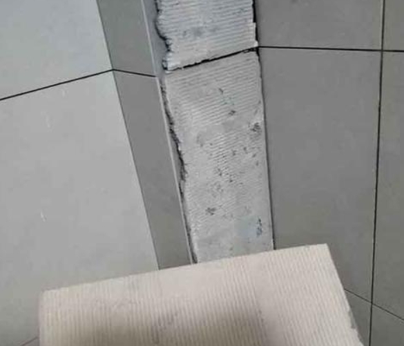 西藏瓷砖空鼓维修公司分享下厨房瓷砖脱落的补救措施。